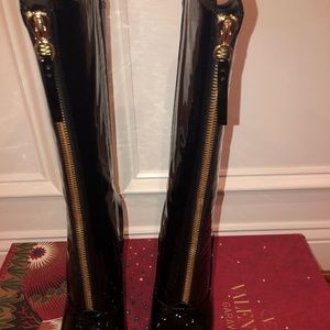 Shiny black Valentino heeled boot